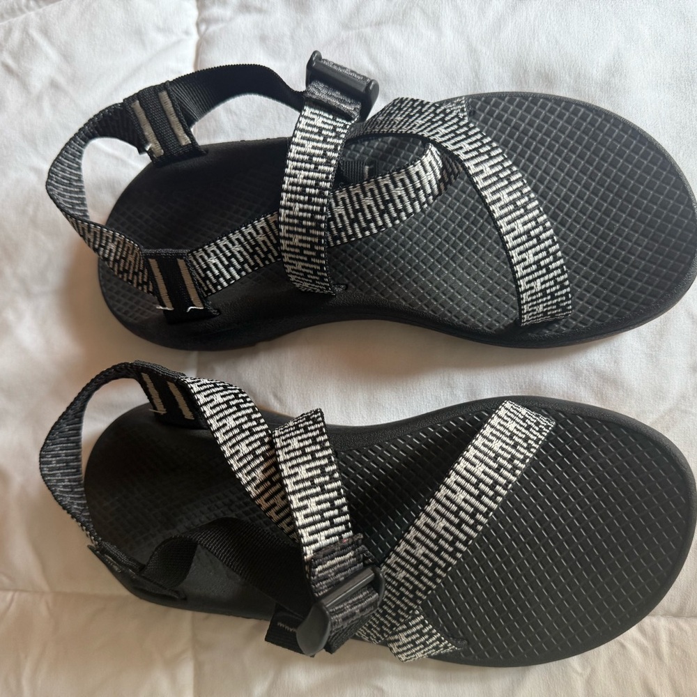 Chaco Z/1 Classic Sandals – Women’s Size 8 – Black/White